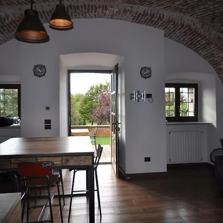 A Casa Di Maya Апартаменты Кунео