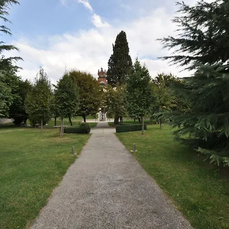 Апартаменты A Casa Di Maya Кунео